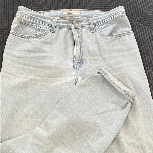 Levi's Classic Light Blue Straight Jeans - Picture 3 of 3